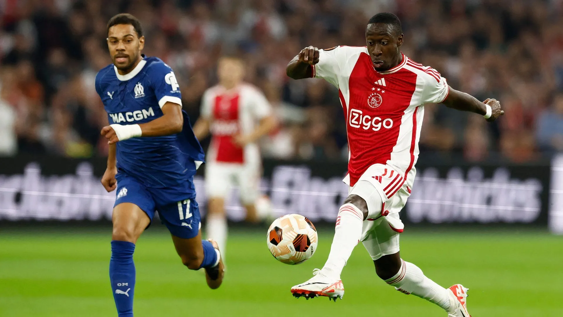 Cầu thủ chạy cánh Carlos Forbs thi đấu cho Wolves dưới dạng cho mượn từ Ajax, một giai đoạn không thành công trong sự nghiệp.