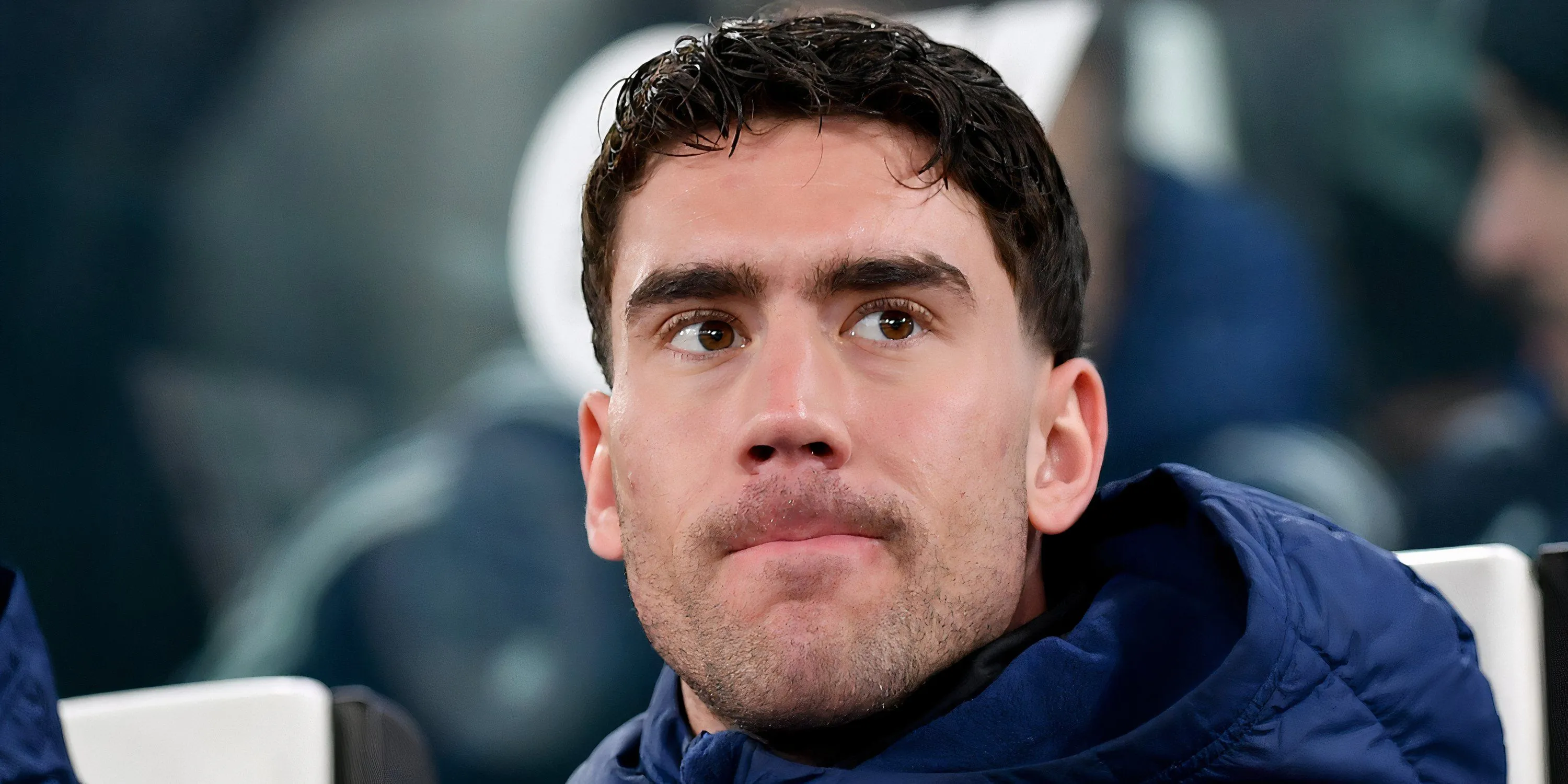 Dusan Vlahovic trên băng ghế dự bị Juventus giữa tin đồn chuyển nhượng hè