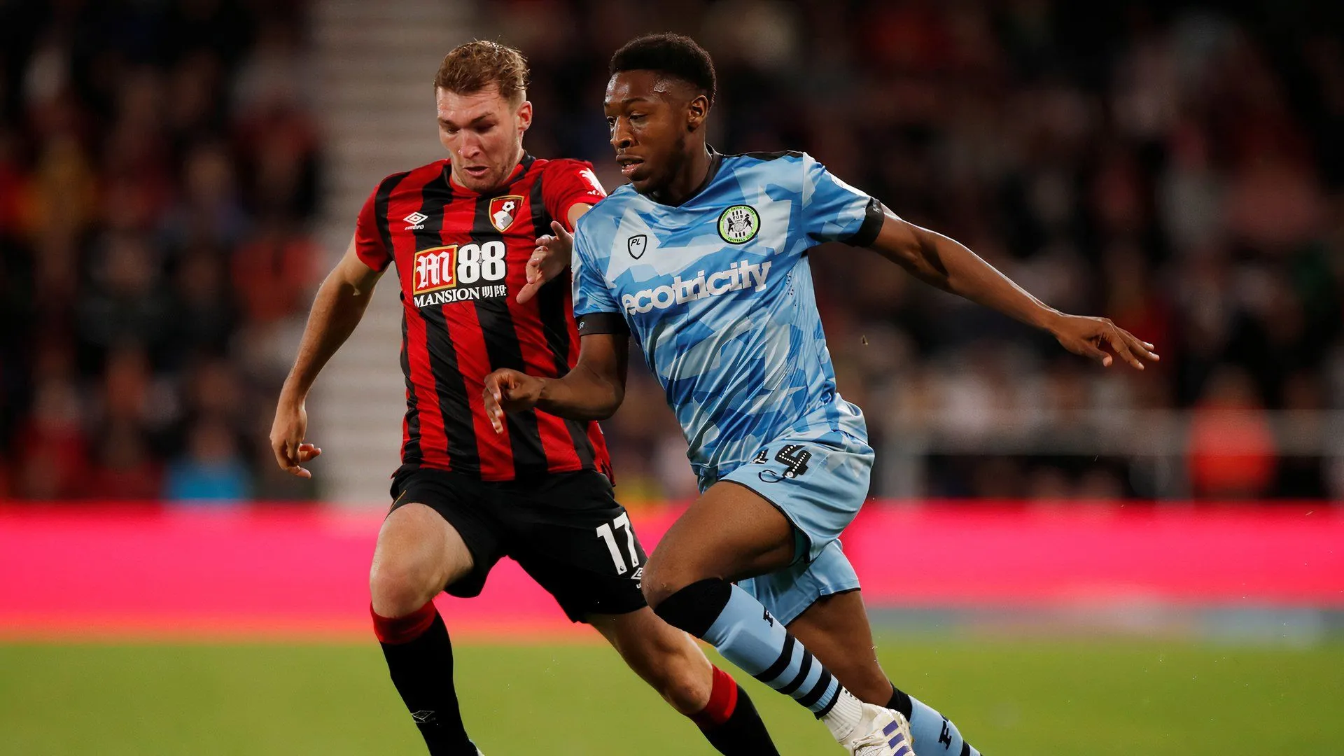 Ebou Adams trong màu áo Forest Green Rovers trước khi gia nhập Cardiff City