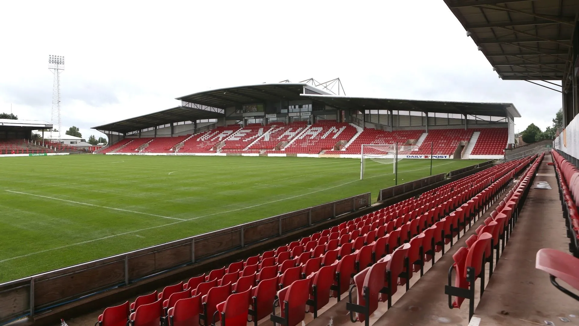 Sân vận động Racecourse Ground, sân nhà của câu lạc bộ Wrexham AFC