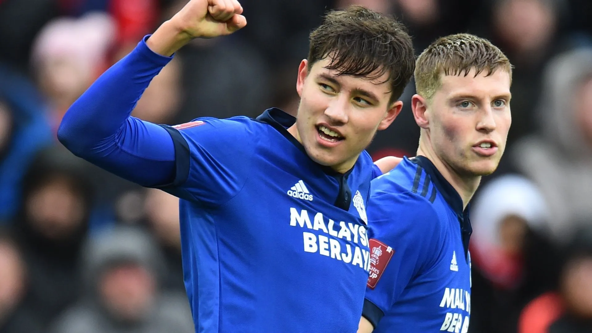 Tiền vệ Rubin Colwill trong màu áo Cardiff City tại một trận đấu ở Championship