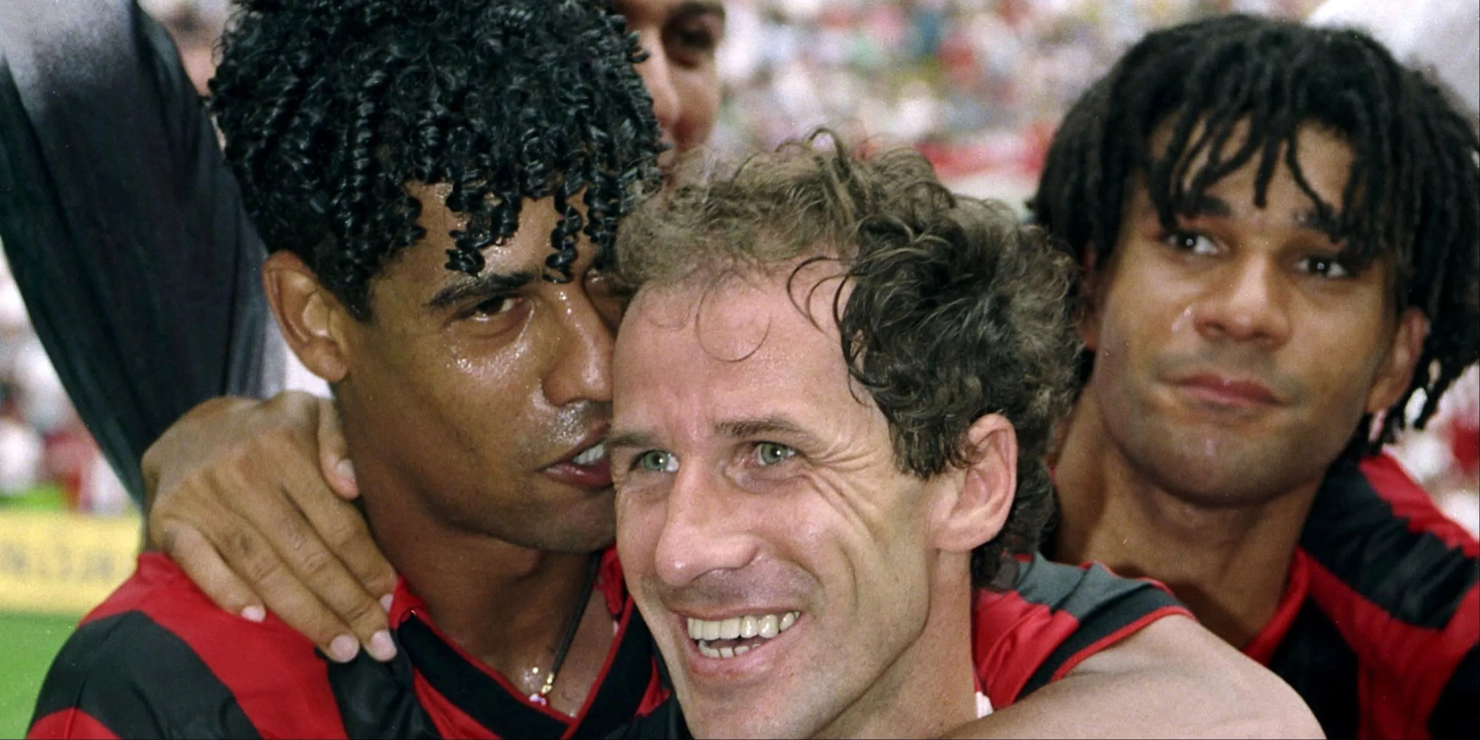 Bộ ba AC Milan Frank Rijkaard, Franco Baresi và Ruud Gullit cùng ăn mừng