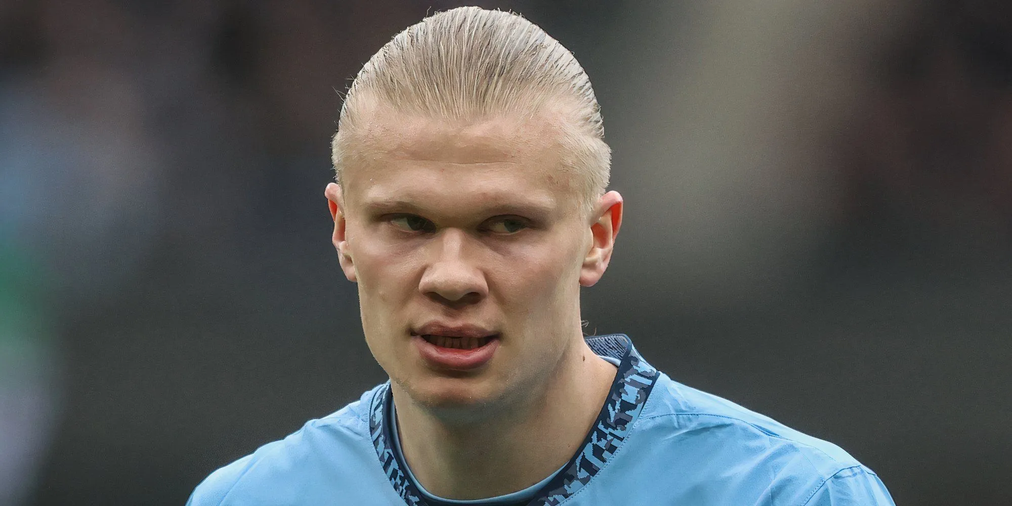 Erling Haaland ăn mừng bàn thắng cho Manchester City