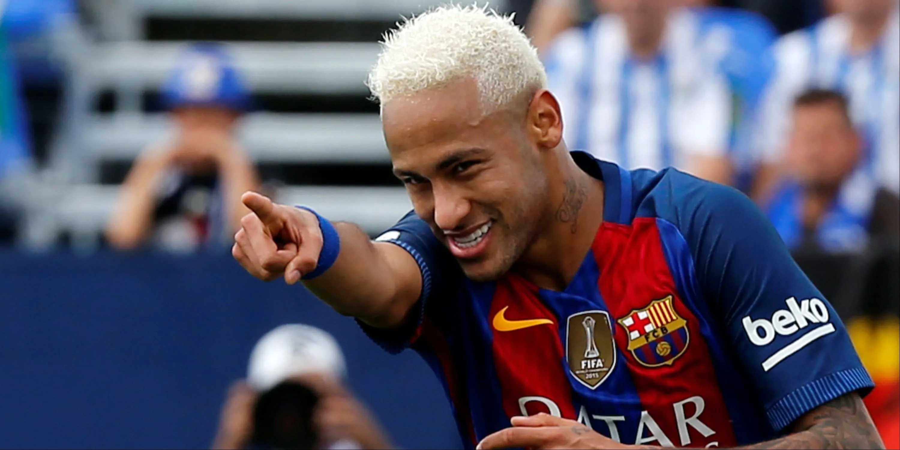 Neymar ăn mừng bàn thắng cho Barcelona