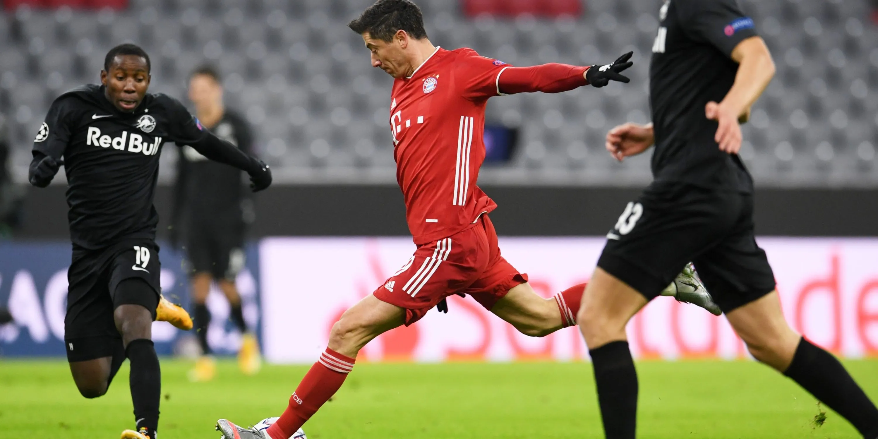 Robert Lewandowski trong màu áo Bayern Munich năm 2020