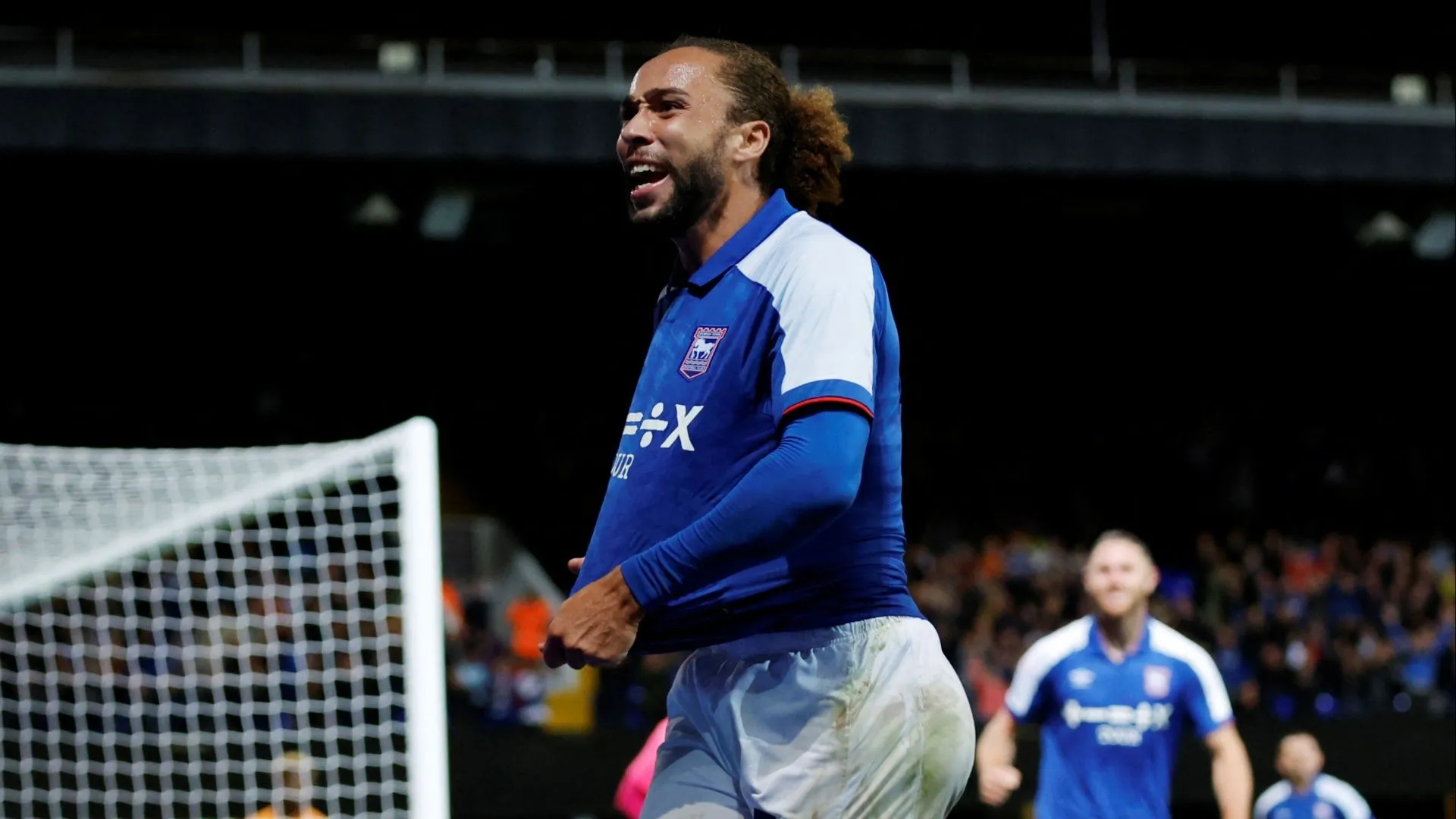 Tân binh Marcus Harness của Huddersfield Town, một phần trong kế hoạch xây dựng đội hình của HLV Lee Grant