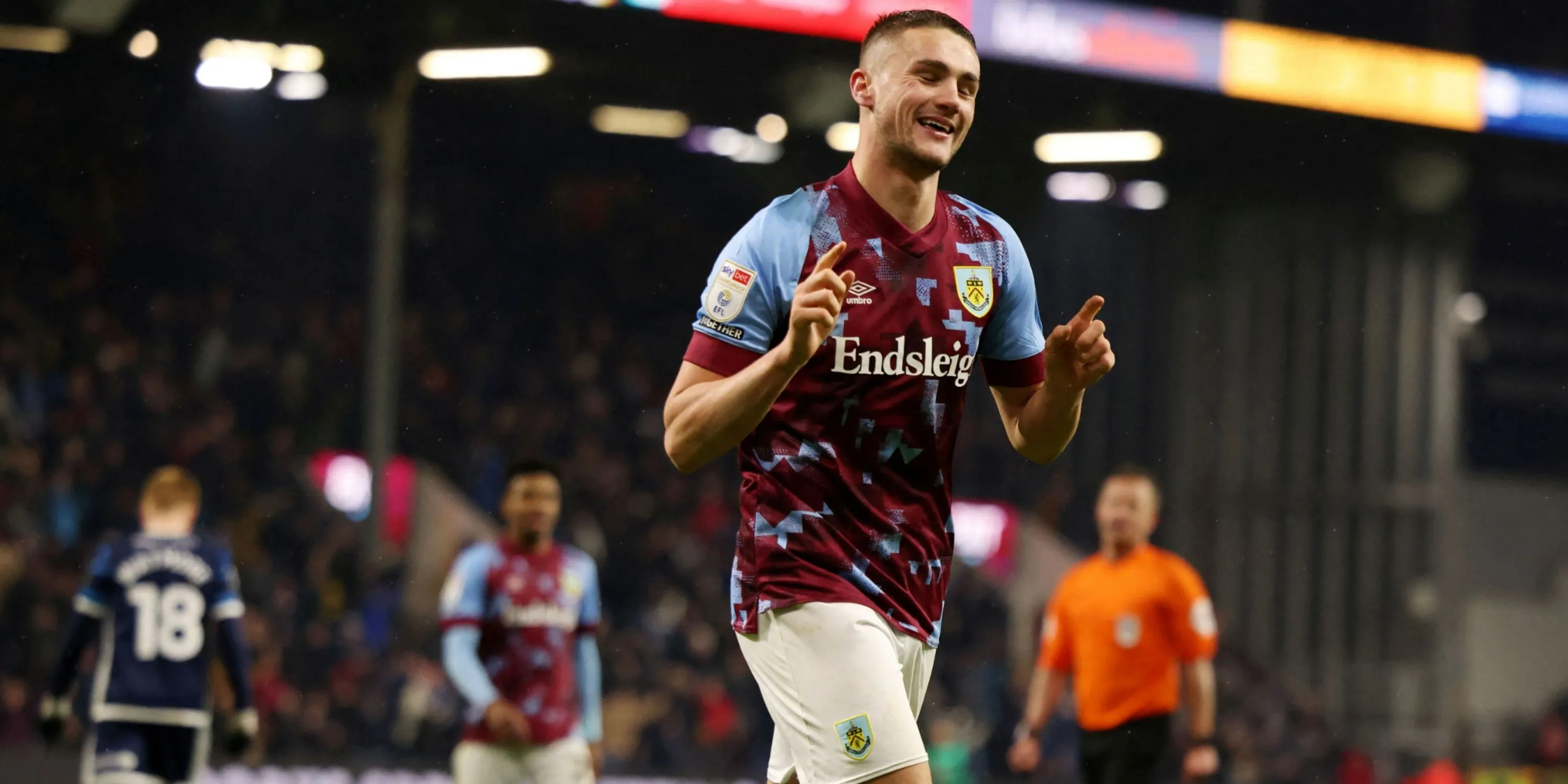 Taylor Harwood-Bellis, mục tiêu hàng đầu của Burnley sau khi Southampton xuống hạng.