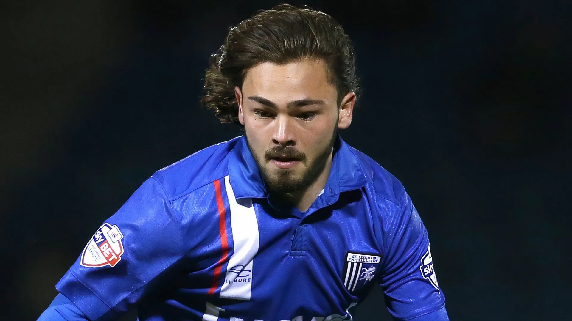 Tiền vệ Bradley Dack quyết tâm cùng Gillingham thăng hạng League One