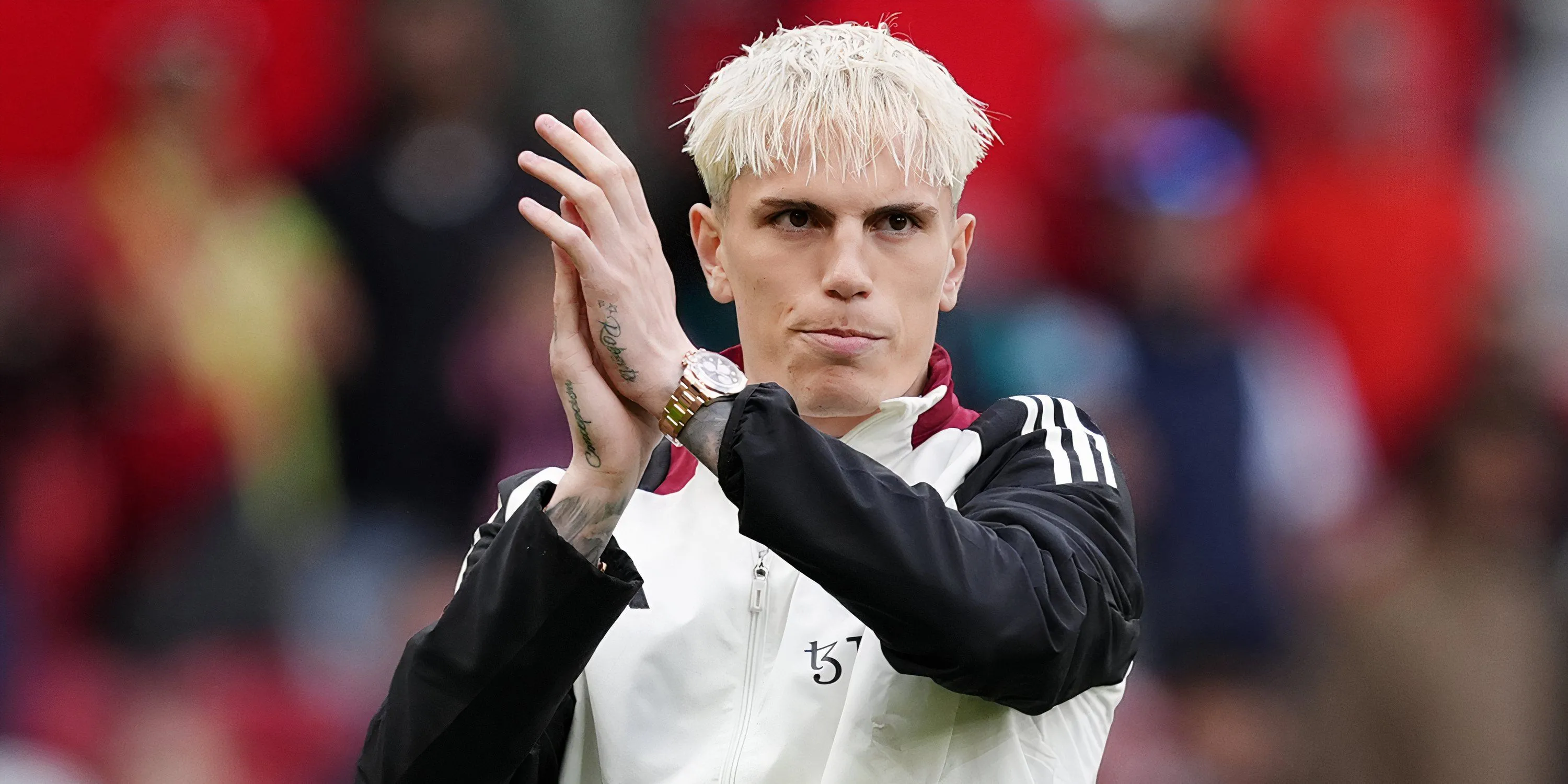 Alejandro Garnacho chào fan Man Utd, khả năng cao sẽ rời Old Trafford để gia nhập Tottenham.