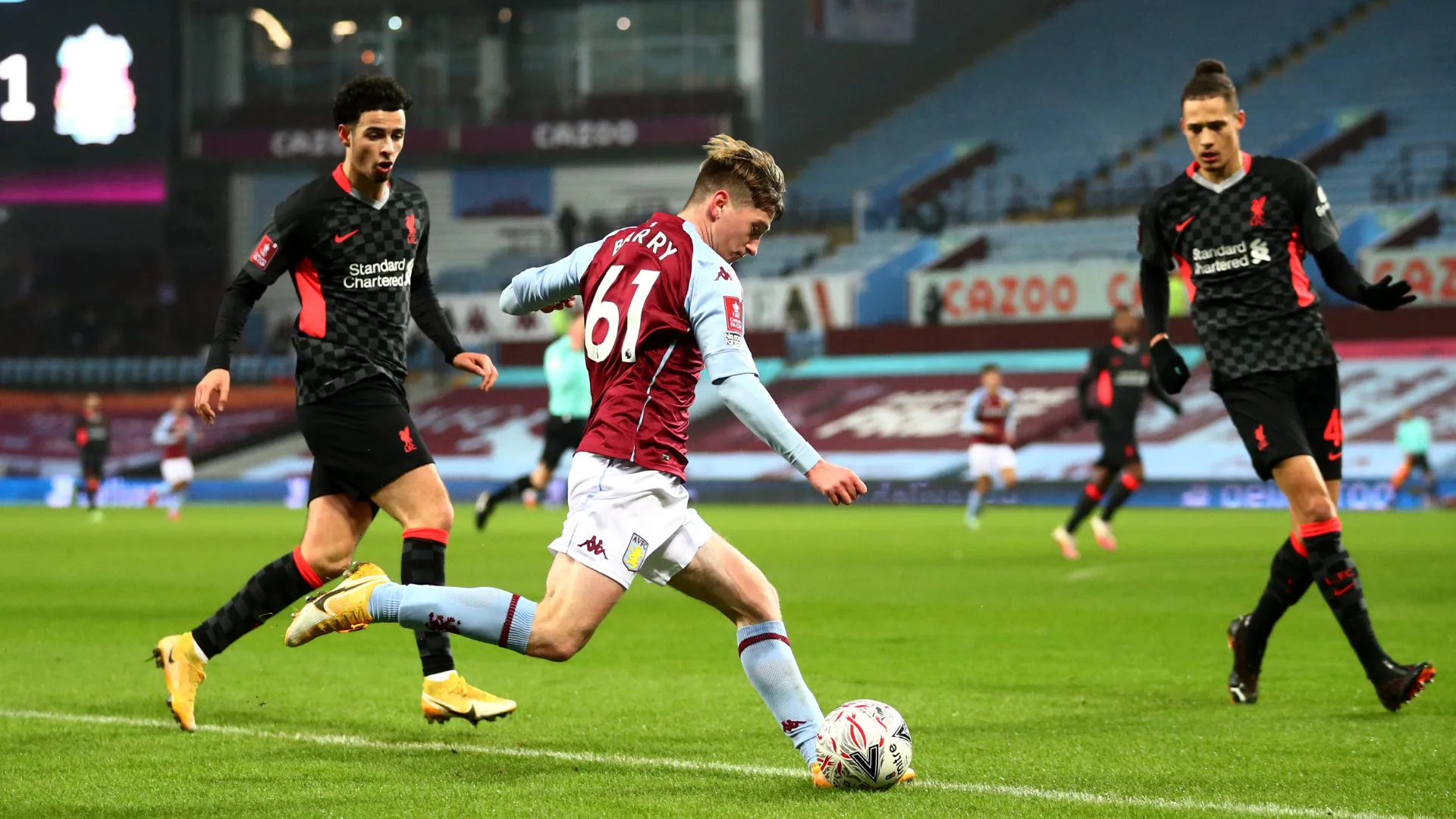 Cầu thủ chạy cánh Louie Barry, tài năng trẻ được kỳ vọng của Aston Villa và bóng đá Anh
