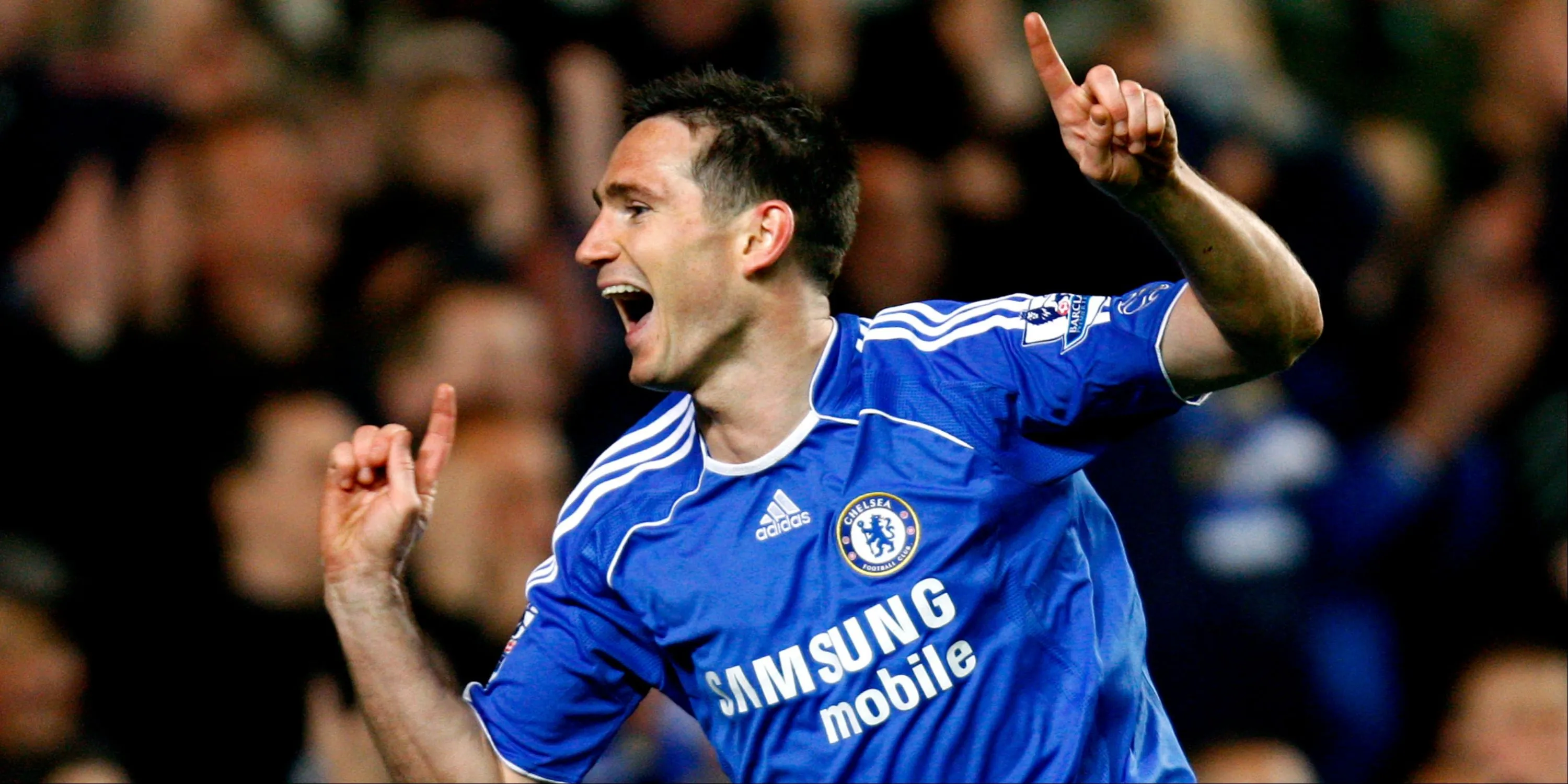 Frank Lampard ăn mừng cùng Chelsea, một trong những tiền vệ ghi bàn nhiều nhất Premier League