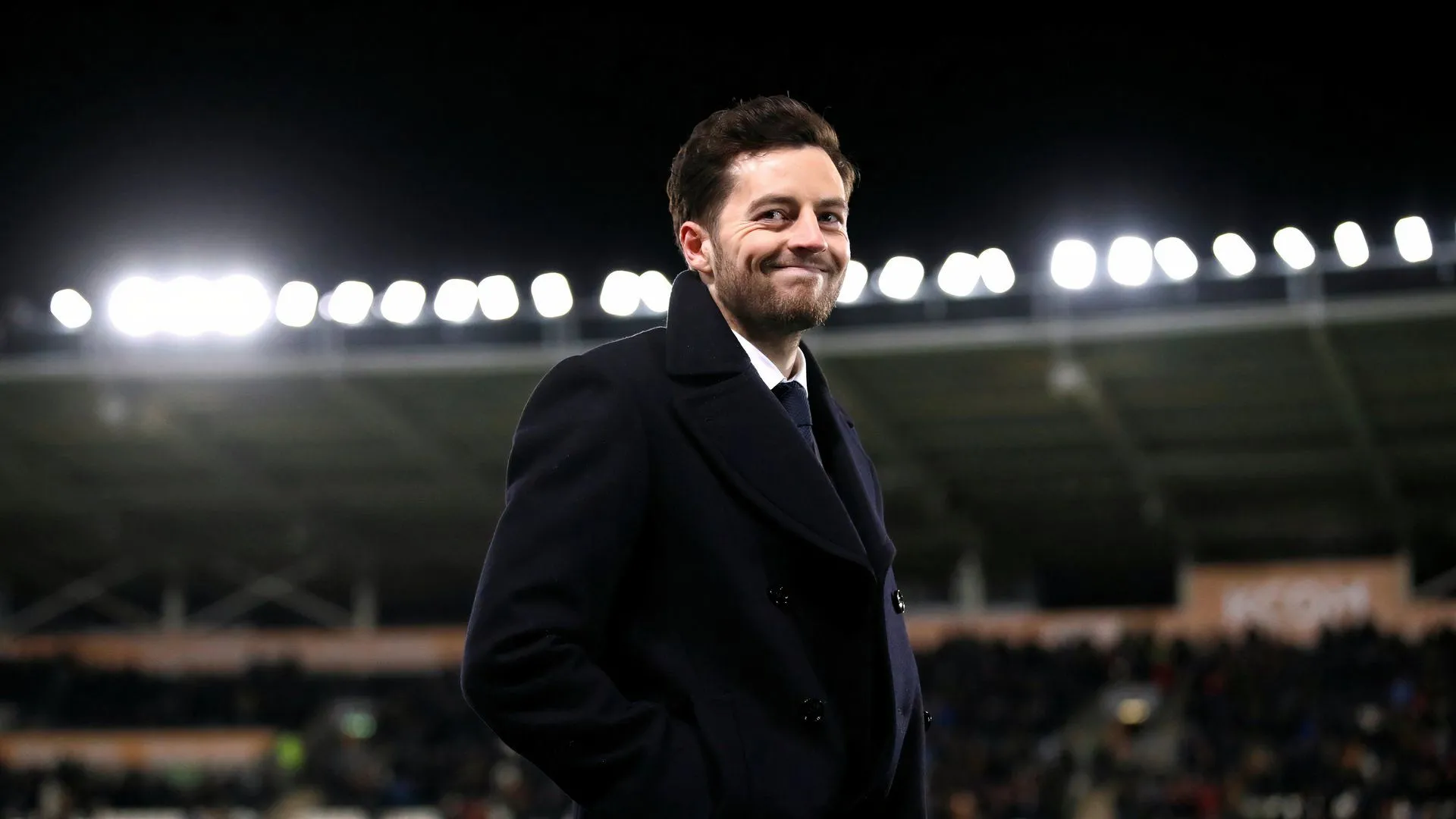 Ryan Mason chỉ đạo tại sân MKM Stadium, tập trung vào chiến lược phòng ngự cho West Brom