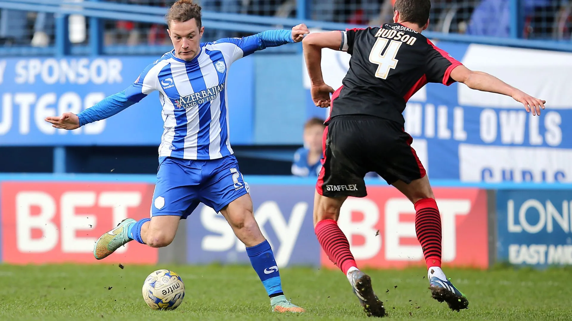 Stevie May thi đấu cho Sheffield Wednesday tại Championship.