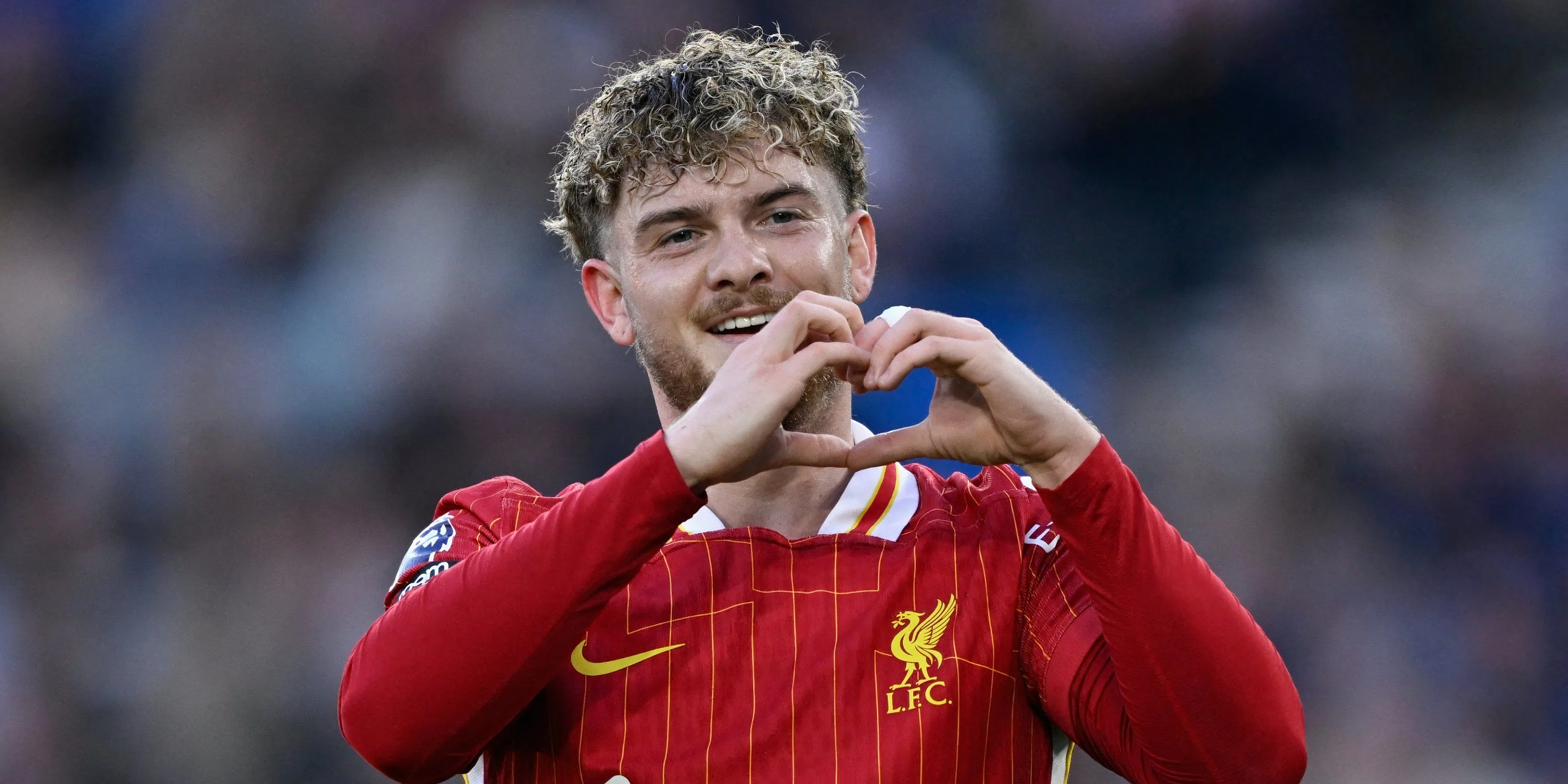 Tiền vệ Harvey Elliott thể hiện sự phấn khích khi thi đấu cho Liverpool.