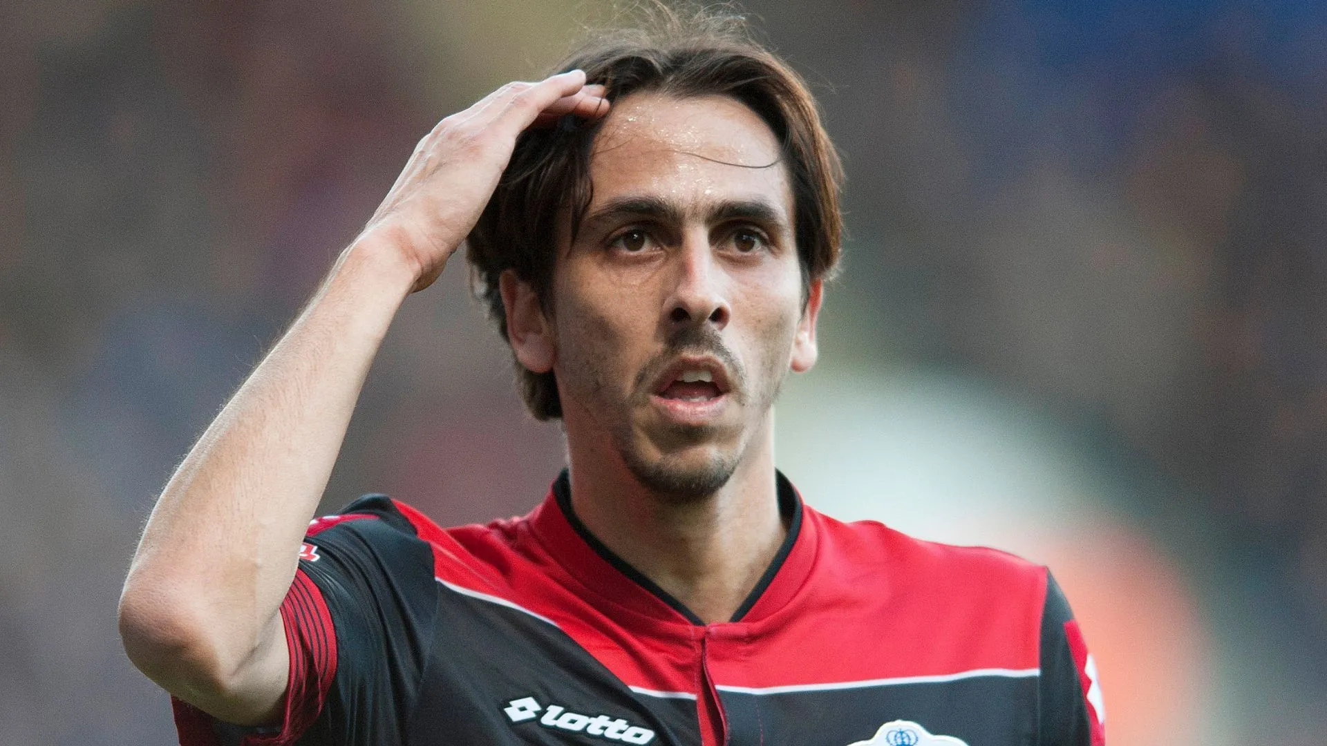 Tiền vệ Yossi Benayoun trong màu áo QPR tại giải Championship