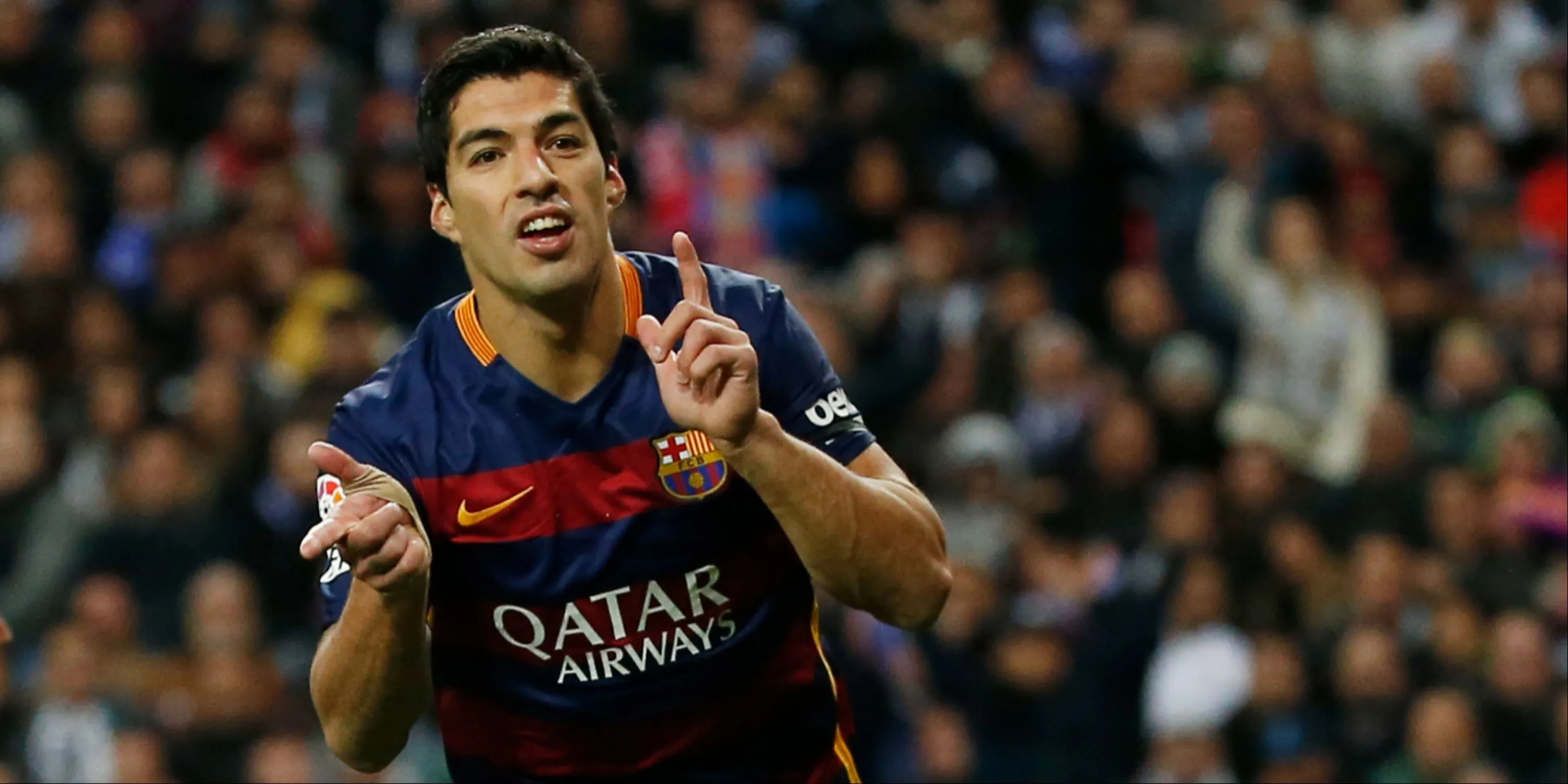 Luis Suarez ăn mừng bàn thắng cho Barcelona