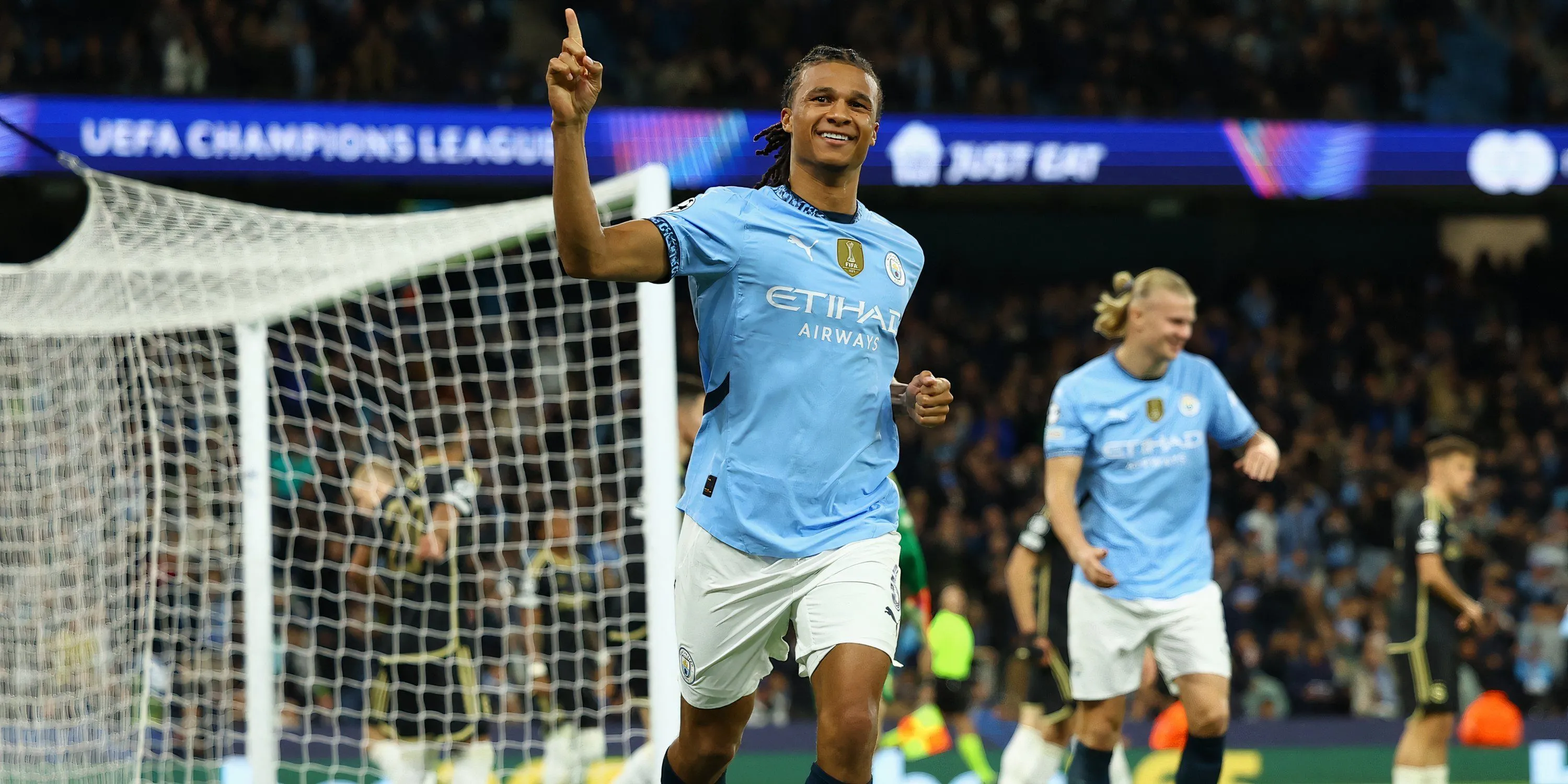 Nathan Ake, hậu vệ đa năng của Manchester City, mục tiêu chuyển nhượng của Newcastle
