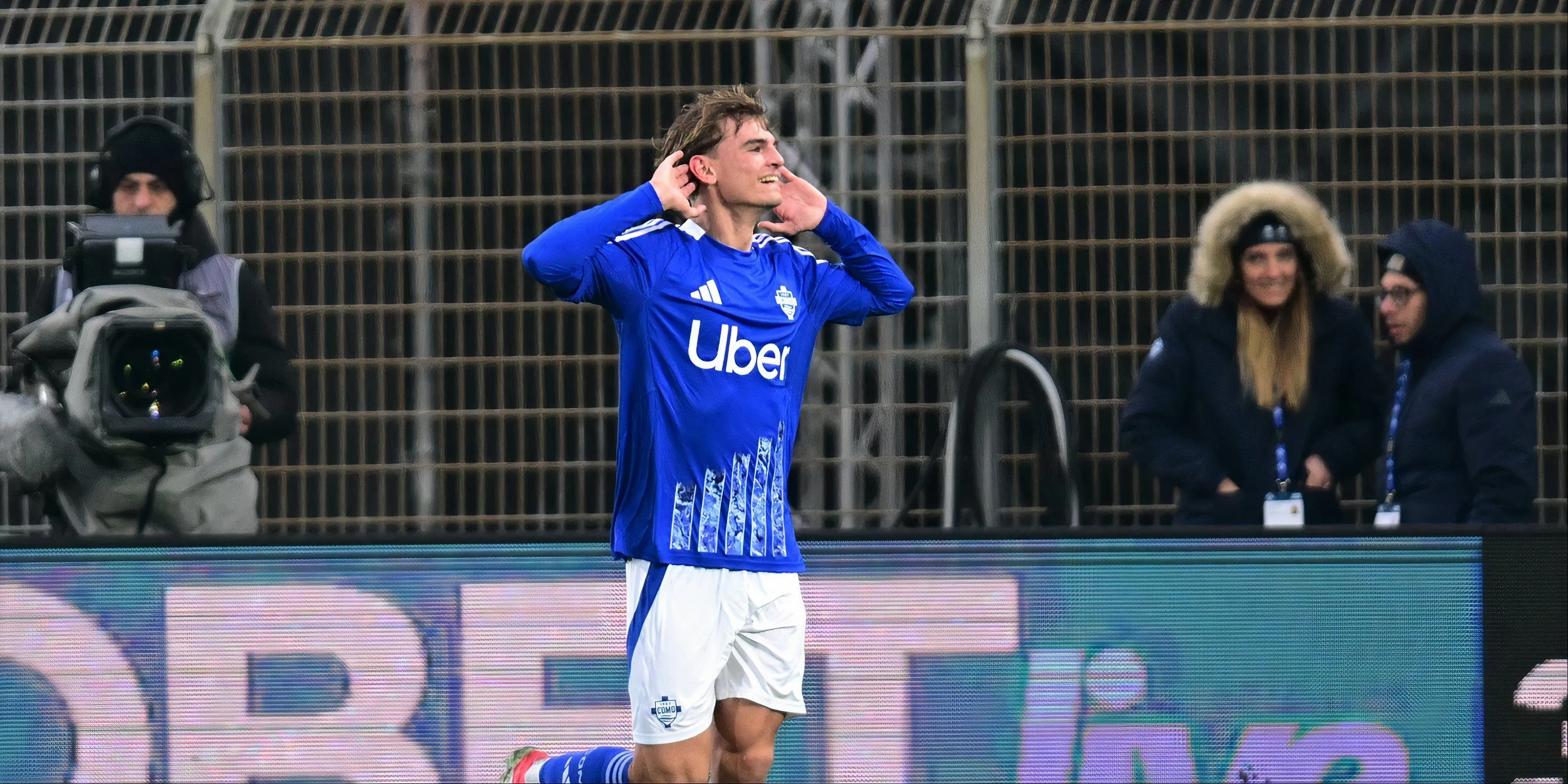Nico Paz, tiền vệ trẻ tài năng của Como đang nằm trong tầm ngắm của Tottenham