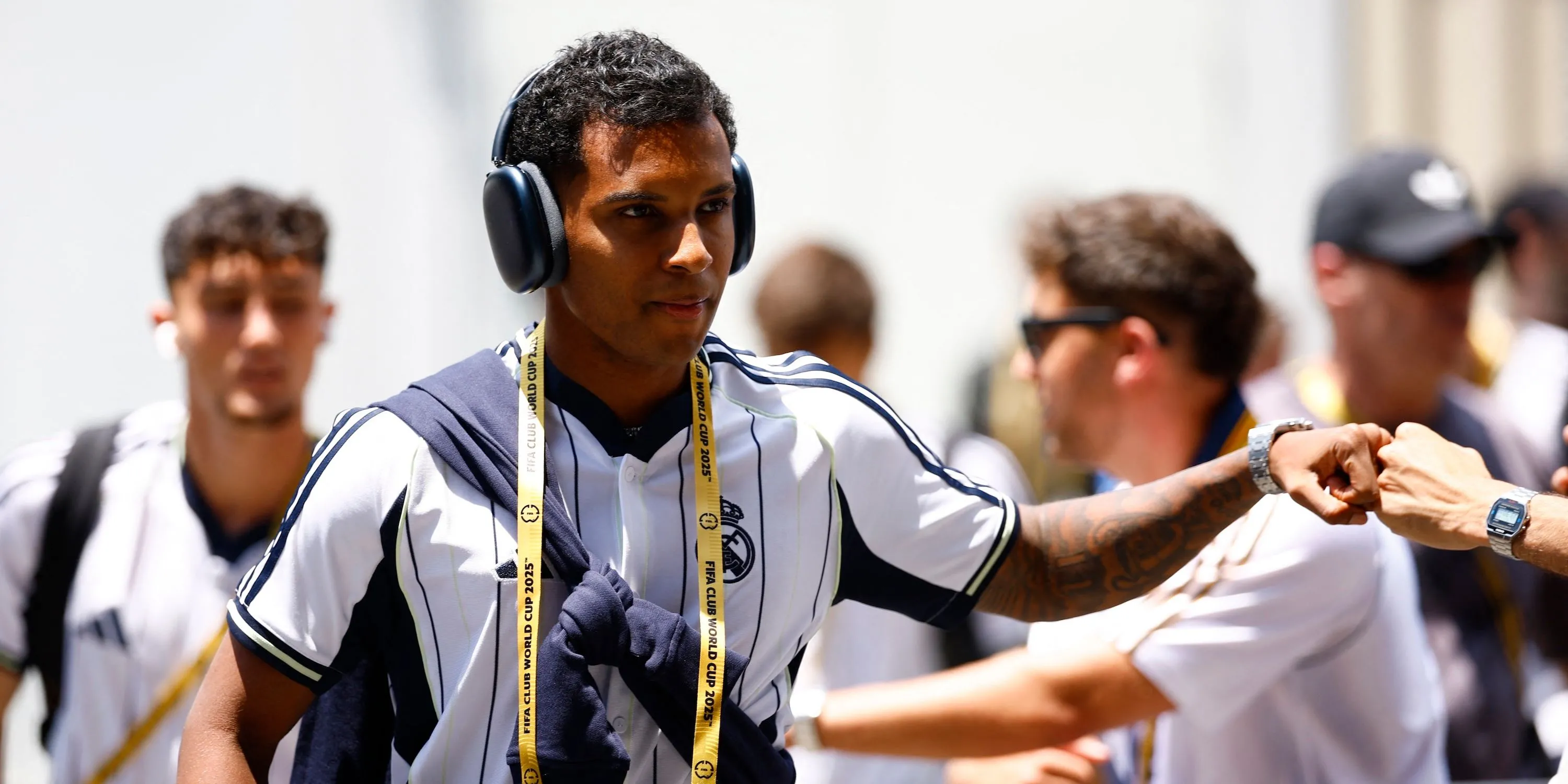Rodrygo của Real Madrid đến sân vận động
