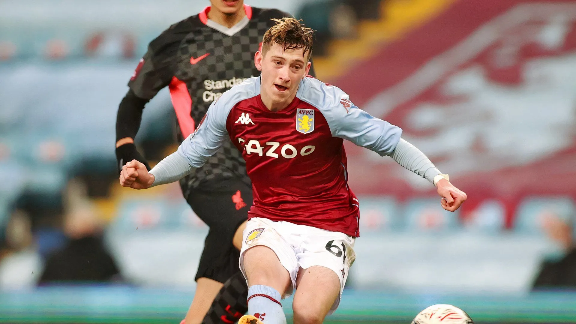 Louie Barry khoác áo Aston Villa