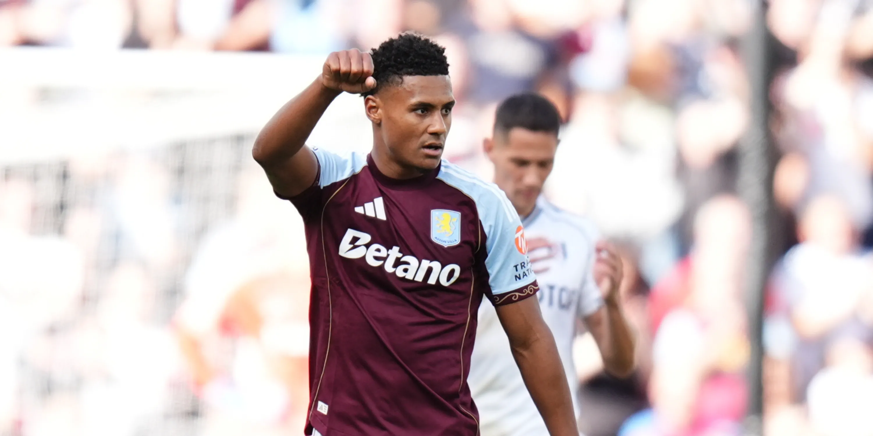 Ollie Watkins trong trang phục Aston Villa, sẵn sàng cho những cuộc tấn công